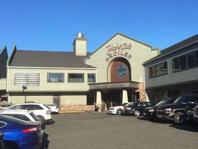 yacht club restaurant silverdale wa